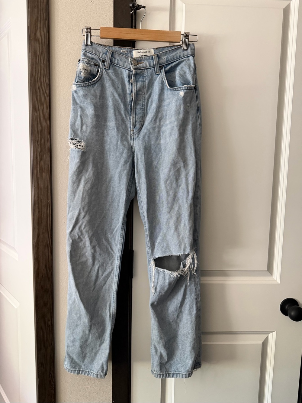 Reformation Tahoe Destroyed
Cynthia Crop
High Relaxed jeans